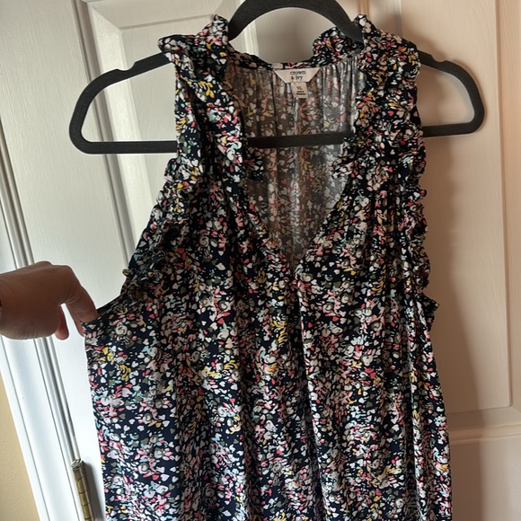 Crown and Ivy top - size XL - Picture 2 of 4